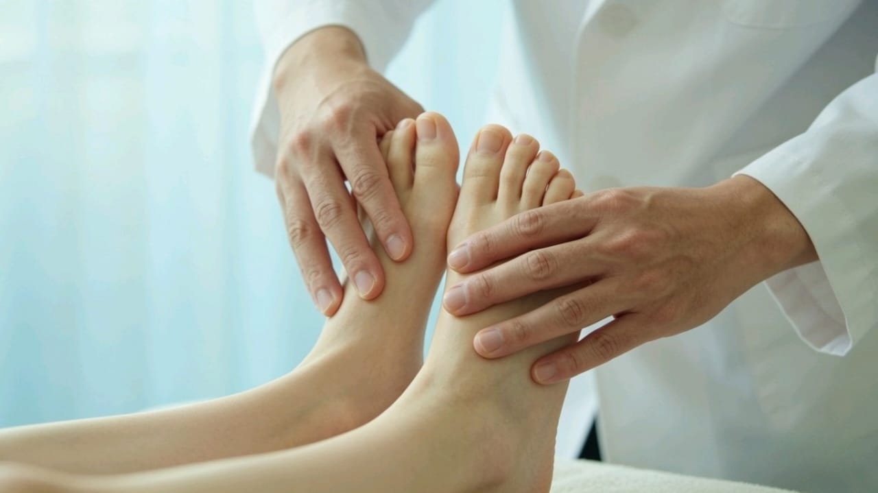 Massagem de Reflexologia Podal nos pés